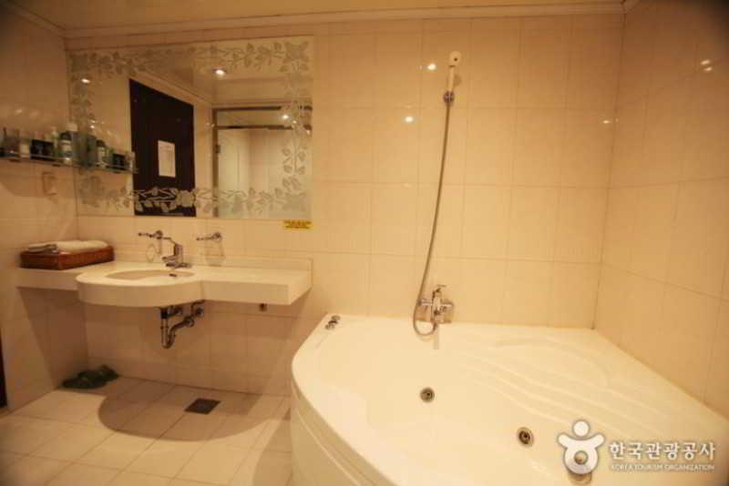 Hotel Noblesse, Yeoksam Seul Zewnętrze zdjęcie