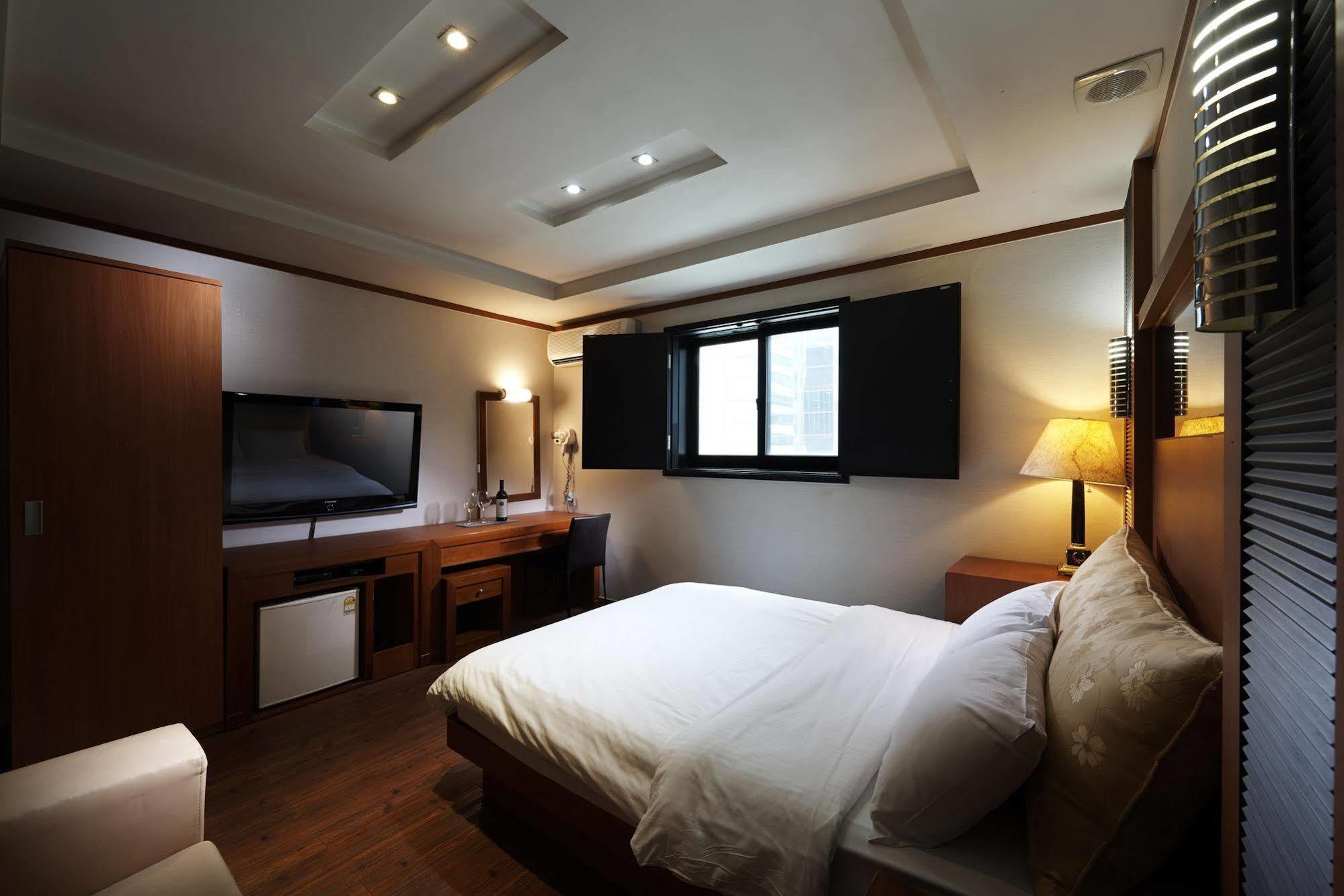 Hotel Noblesse, Yeoksam Seul Zewnętrze zdjęcie